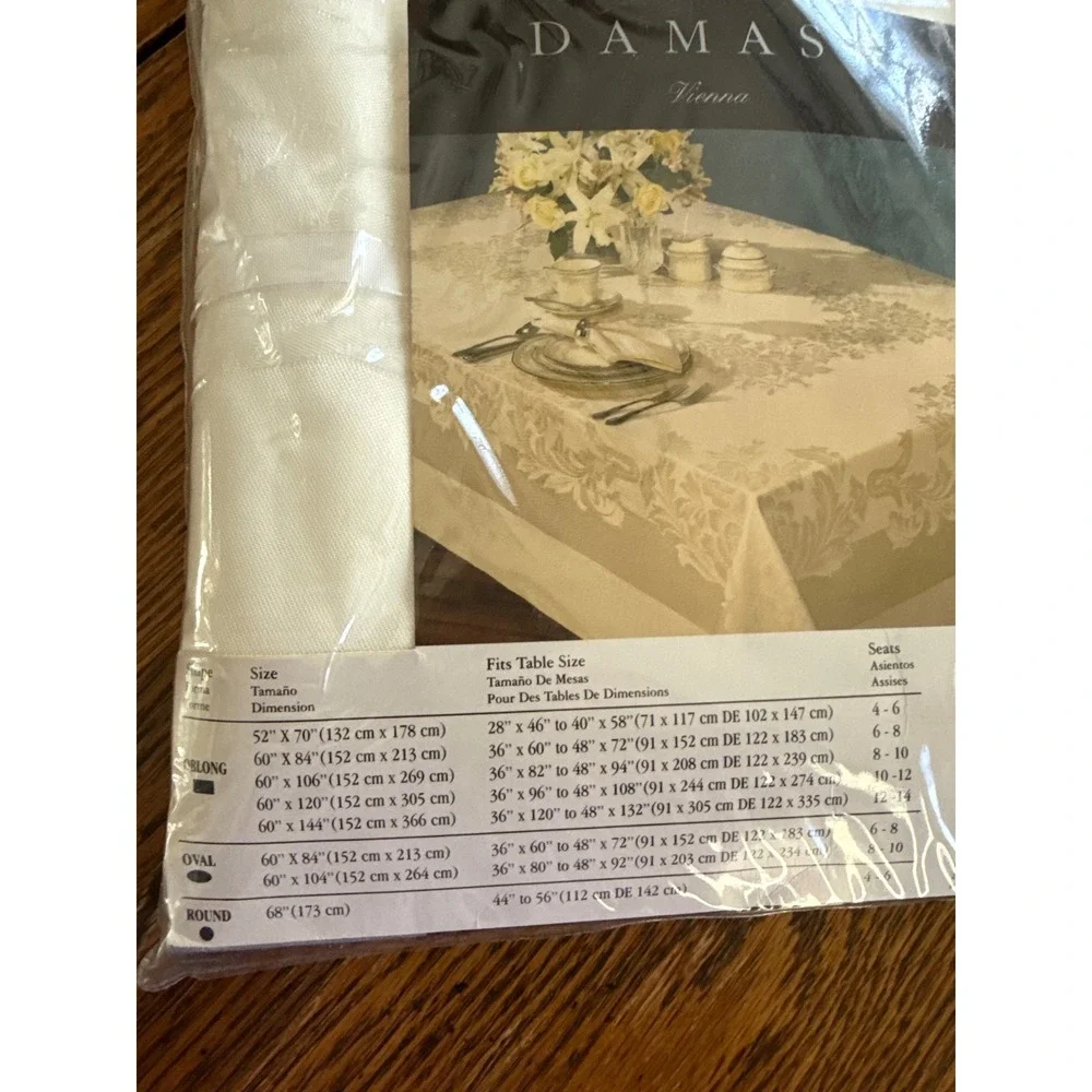 Kemp & Beatley‎ Vienna Damask Tablecloth White Oblong 60